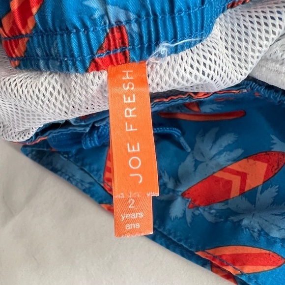 Joe Fresh 💛 2T swim shorts - Picture 3 of 4